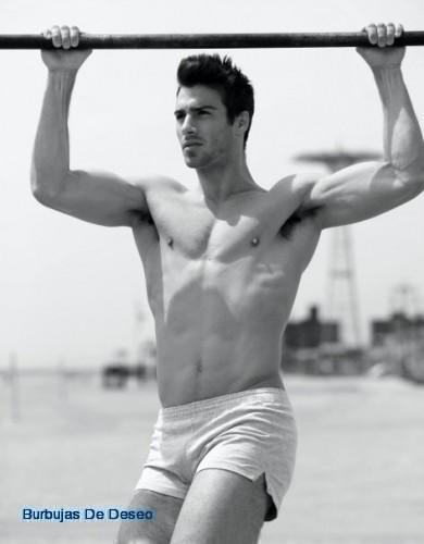 Justin-Clynes_sexy_8-390x500.jpg
